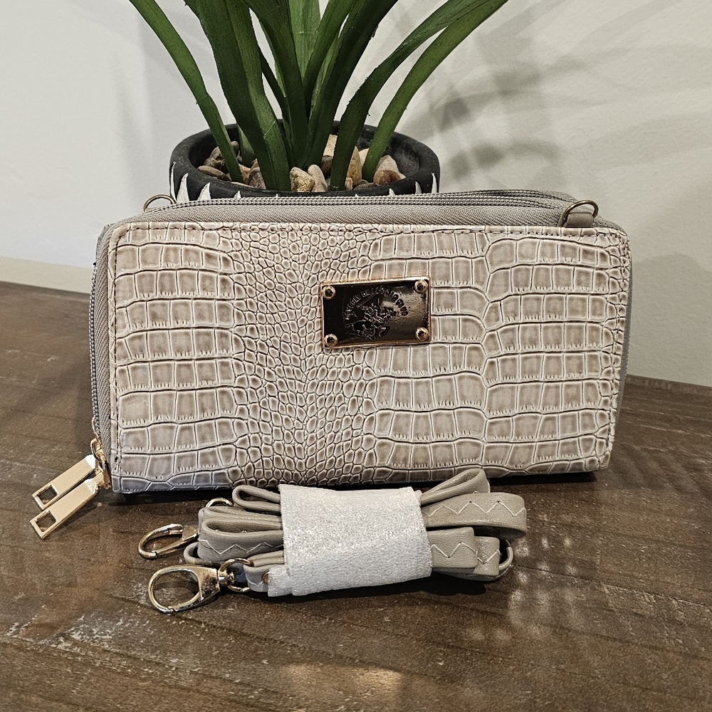 Beverly Hills Polo Club Crossbody Wallet
